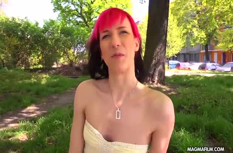 The guy seduced the girl to film home sex 1